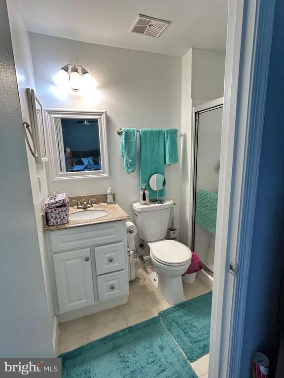 Image 6 of property listing at 1106 CASTLE HARBOUR WAY #2C, Glen Burnie, MD 21060