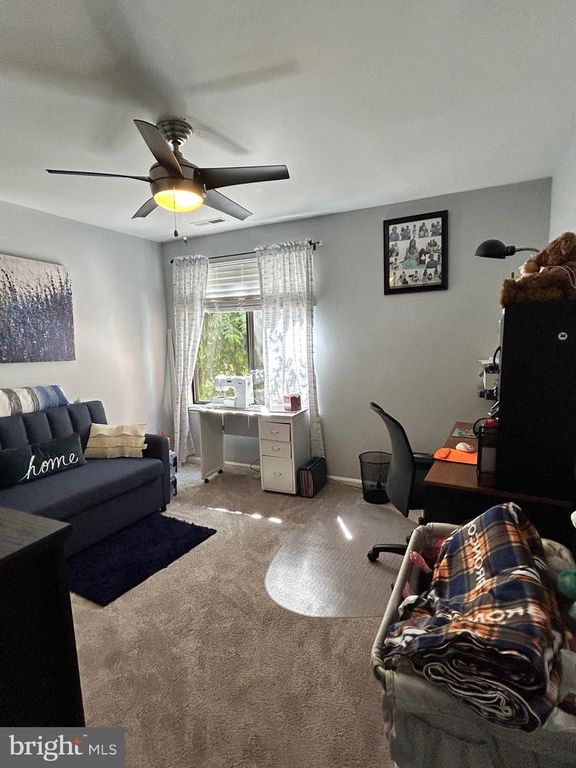 Image 7 of property listing at 1106 CASTLE HARBOUR WAY #2C, Glen Burnie, MD 21060