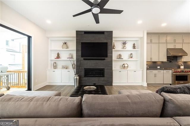 2722 Thornewilde Way, Atlanta, GA 30339
