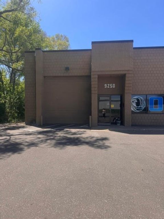 9250 Holly Street NW, Coon Rapids, MN 55433 — photo 2