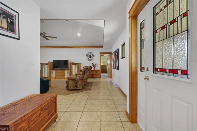 2671 4th AVE NE, Naples, FL 34120