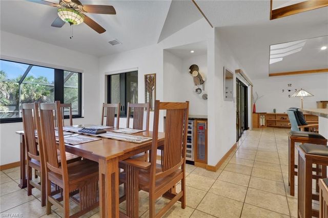 2671 4th AVE NE, Naples, FL 34120