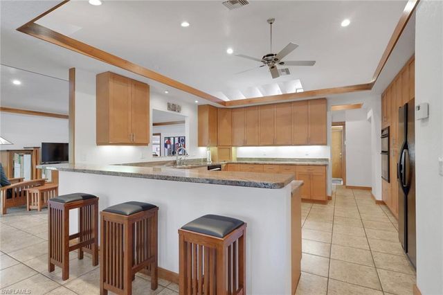 2671 4th AVE NE, Naples, FL 34120