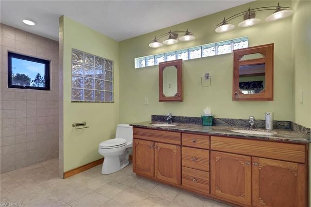 2671 4th AVE NE, Naples, FL 34120