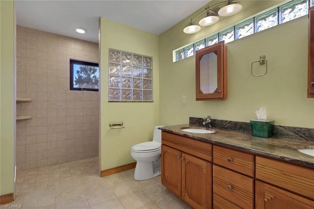 2671 4th AVE NE, Naples, FL 34120