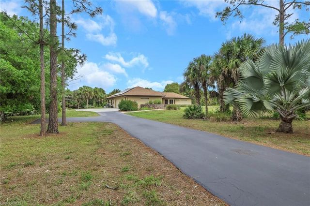 2671 4th AVE NE, Naples, FL 34120