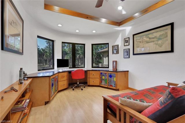 2671 4th AVE NE, Naples, FL 34120