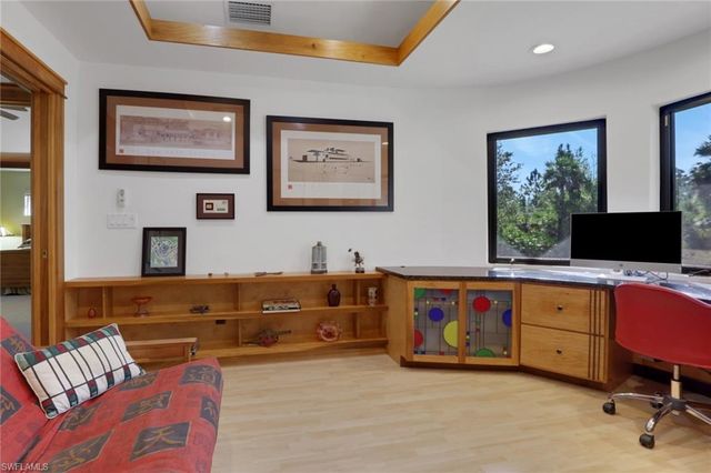 2671 4th AVE NE, Naples, FL 34120