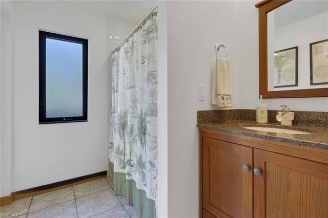 2671 4th AVE NE, Naples, FL 34120