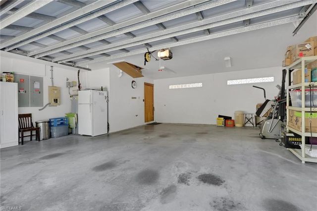 2671 4th AVE NE, Naples, FL 34120