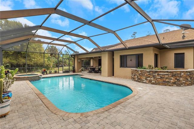 2671 4th AVE NE, Naples, FL 34120