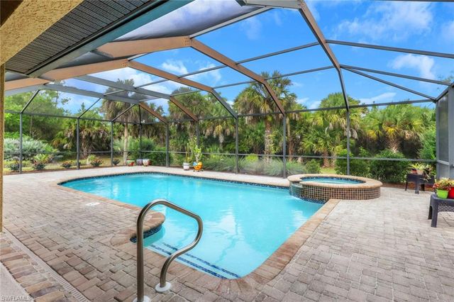 2671 4th AVE NE, Naples, FL 34120