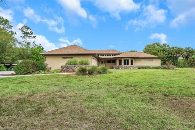 2671 4th AVE NE, Naples, FL 34120