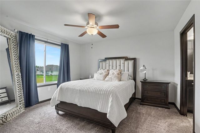 4423 Calder Drive, Marion, IA 52302