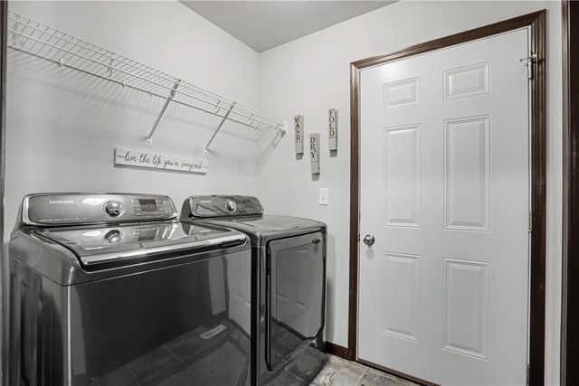 4423 Calder Drive, Marion, IA 52302