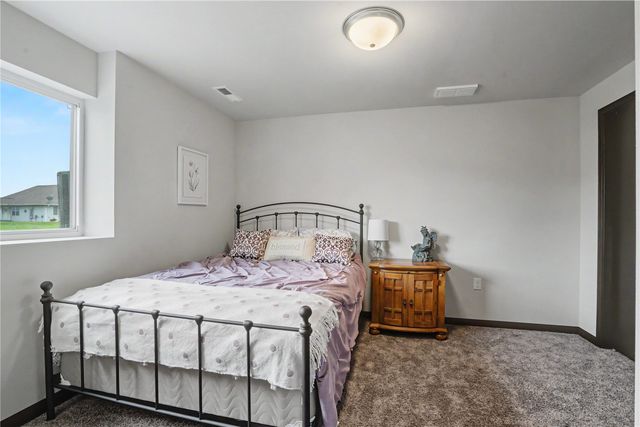 4423 Calder Drive, Marion, IA 52302