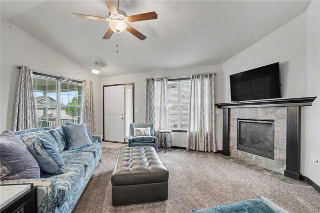 4423 Calder Drive, Marion, IA 52302