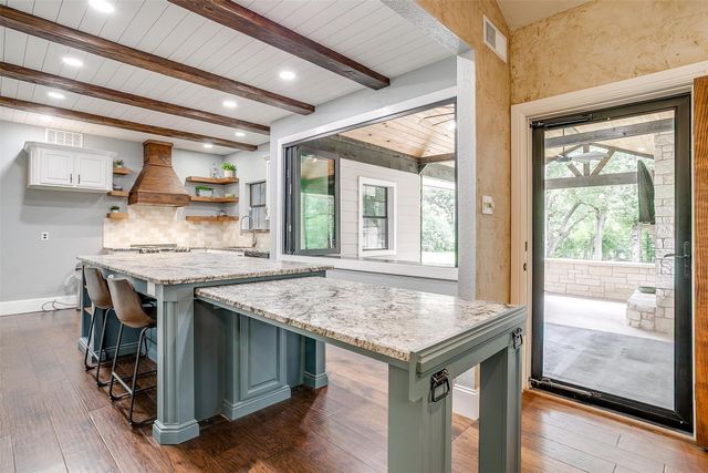 132 S Briaroaks Road, Burleson, TX 76028