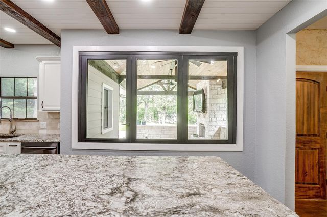 132 S Briaroaks Road, Burleson, TX 76028