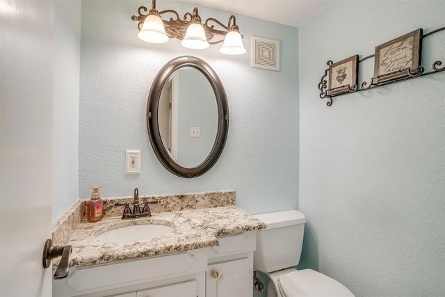 132 S Briaroaks Road, Burleson, TX 76028