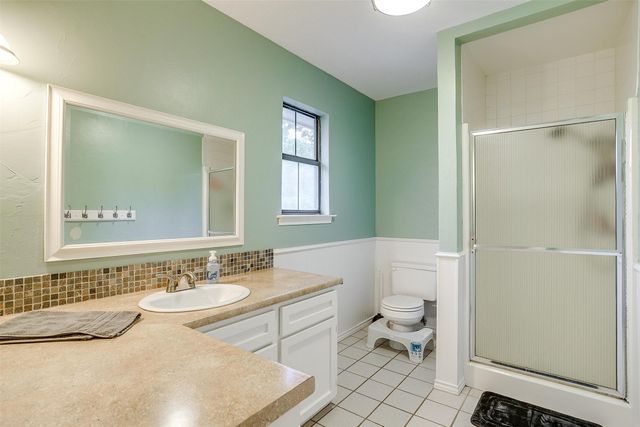 132 S Briaroaks Road, Burleson, TX 76028