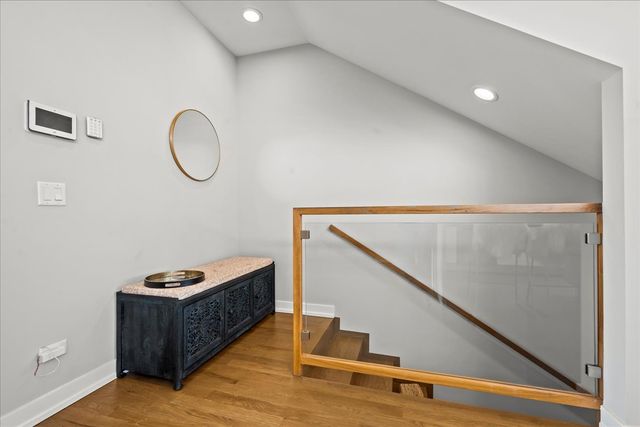 2910 N Sheffield Avenue 301, Chicago, IL 60657