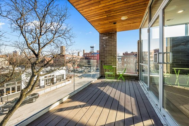 2910 N Sheffield Avenue 301, Chicago, IL 60657