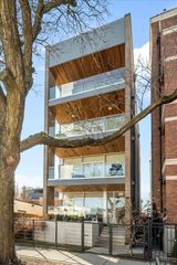 2910 N Sheffield Avenue 301, Chicago, IL 60657