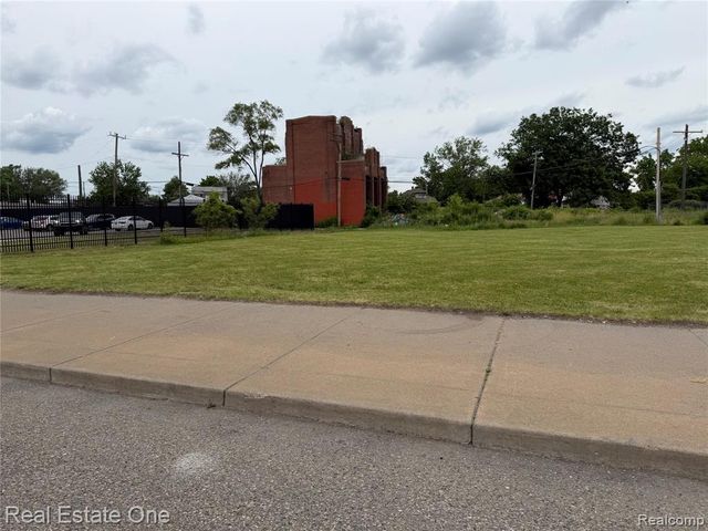 6510 W Warren Avenue, Detroit, MI 48210