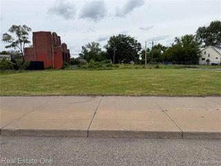 6510 W Warren Avenue, Detroit, MI 48210