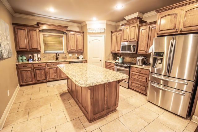 140 SERENITY LN, Marshall, TX 75672