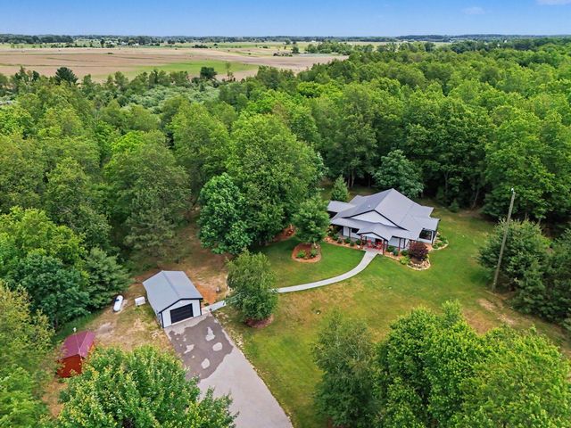 1470 W Adams Road, Pentwater, MI 49449