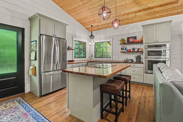 1470 W Adams Road, Pentwater, MI 49449