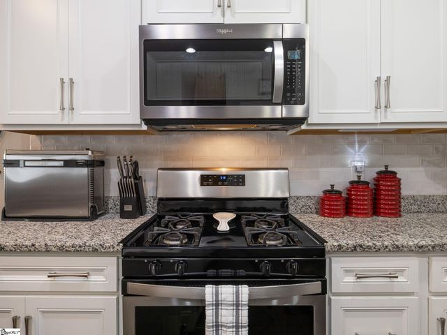 38 Creekhaven Lane, Taylors, SC 29687