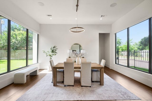 6273 Piping Rock Lane, Houston, TX 77057