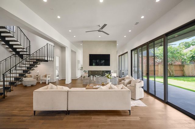 6273 Piping Rock Lane, Houston, TX 77057