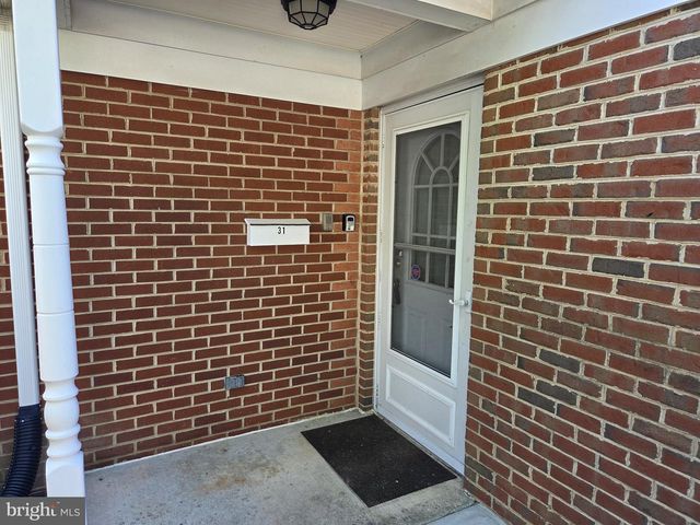 31 W VILLAGE RD, Newark, DE 19713