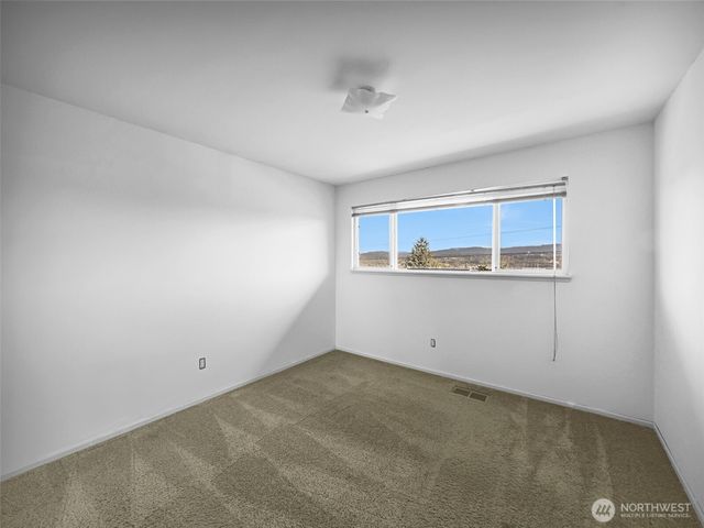 455 Seneca Avenue NW, Renton, WA 98057
