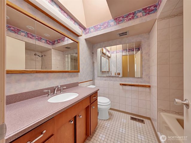 455 Seneca Avenue NW, Renton, WA 98057