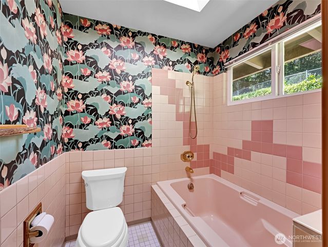 455 Seneca Avenue NW, Renton, WA 98057