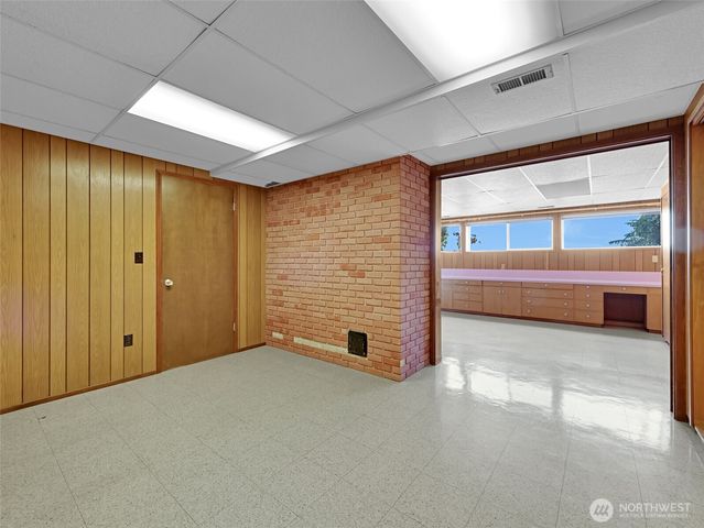 455 Seneca Avenue NW, Renton, WA 98057