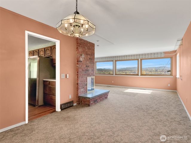 455 Seneca Avenue NW, Renton, WA 98057