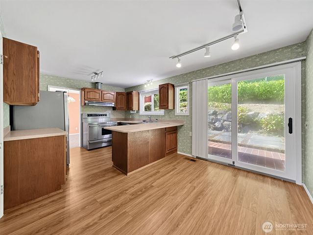455 Seneca Avenue NW, Renton, WA 98057