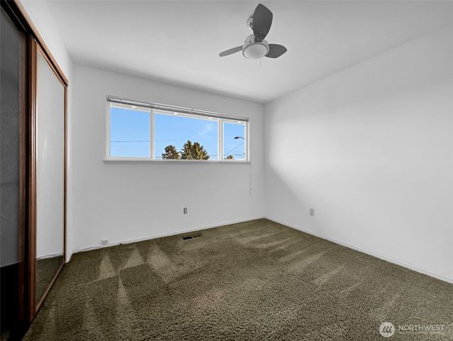 455 Seneca Avenue NW, Renton, WA 98057