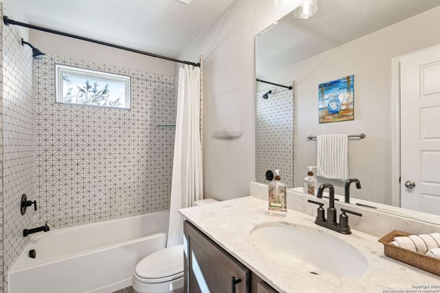 101 E Eli Chandler, Blanco, TX 78606