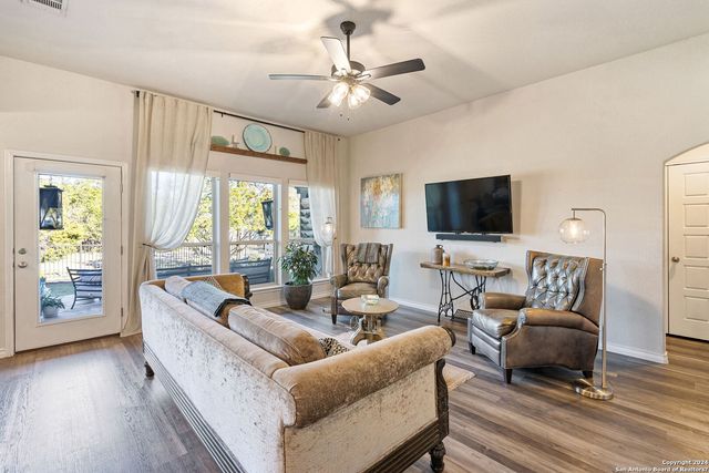 101 E Eli Chandler, Blanco, TX 78606