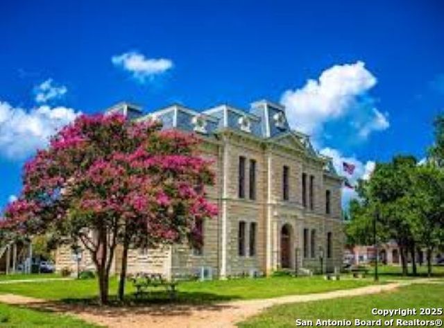 101 E Eli Chandler, Blanco, TX 78606