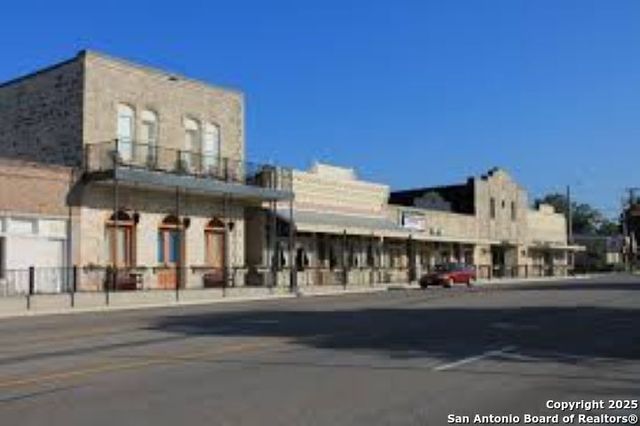 101 E Eli Chandler, Blanco, TX 78606