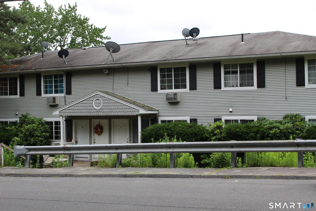123 Mark Lane Lane 2, Waterbury, CT 06704