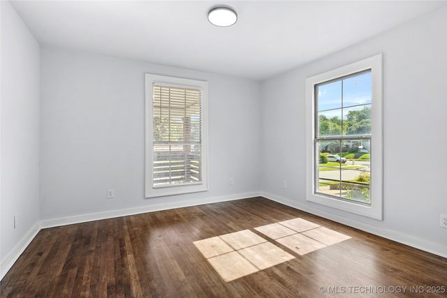 2052 E 12th Place, Tulsa, OK 74104